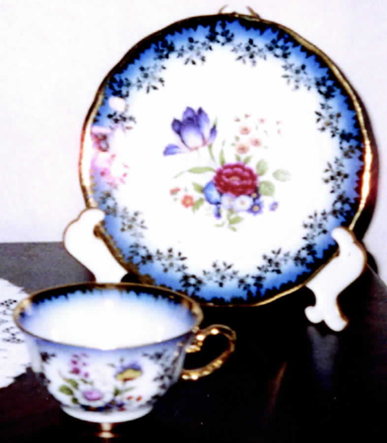 Kl1 Flat Cup & Saucer Set by Kleiber (Germany)-1