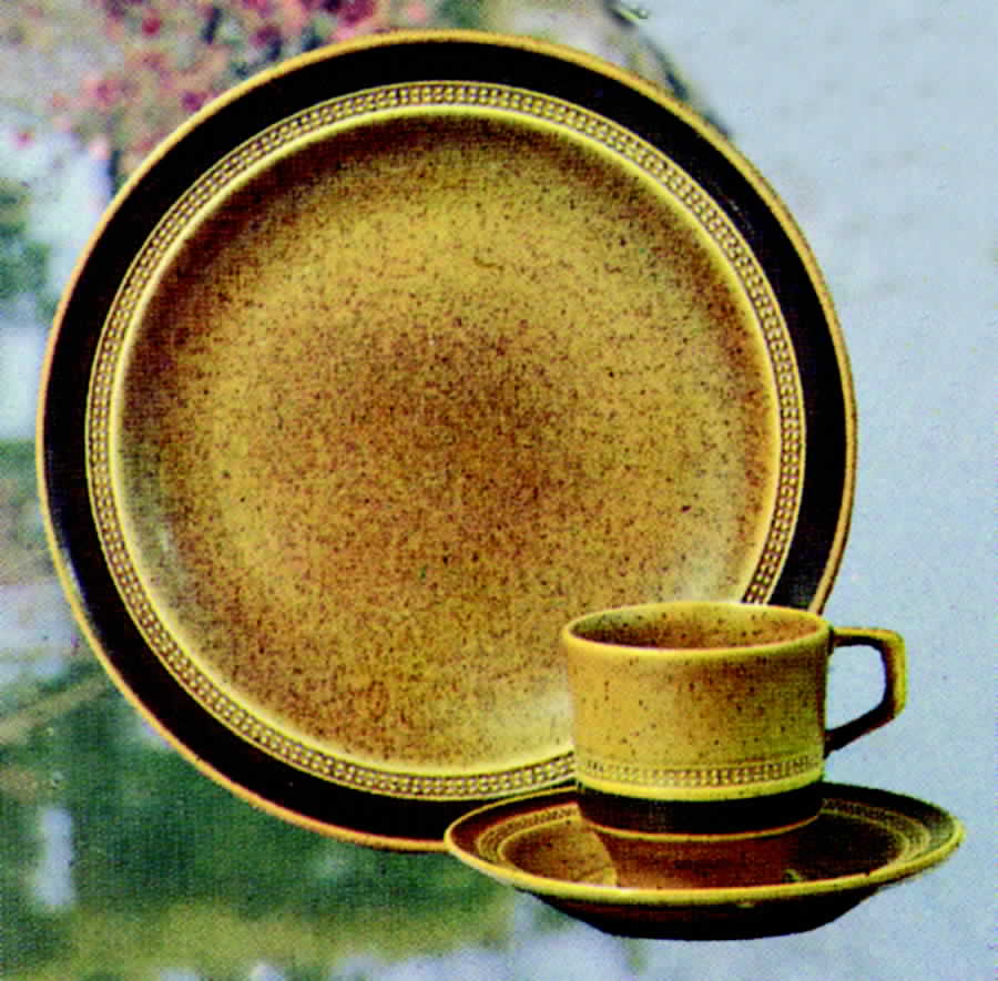 Sahara Dinner Plate by Kasuga-1