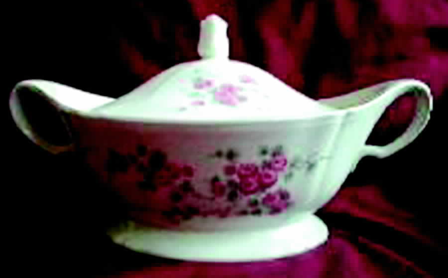KNO792 Round Covered Vegetable by Edwin Knowles-1