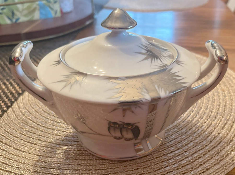 KUT177 Sugar Bowl & Lid by Kutani-1