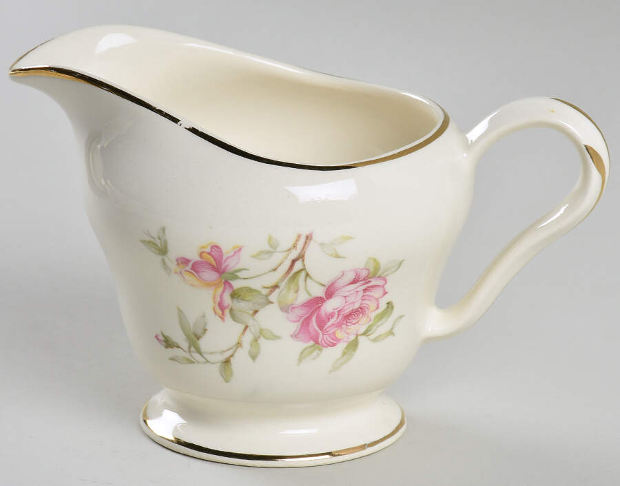KNO810 Creamer by Edwin Knowles-1