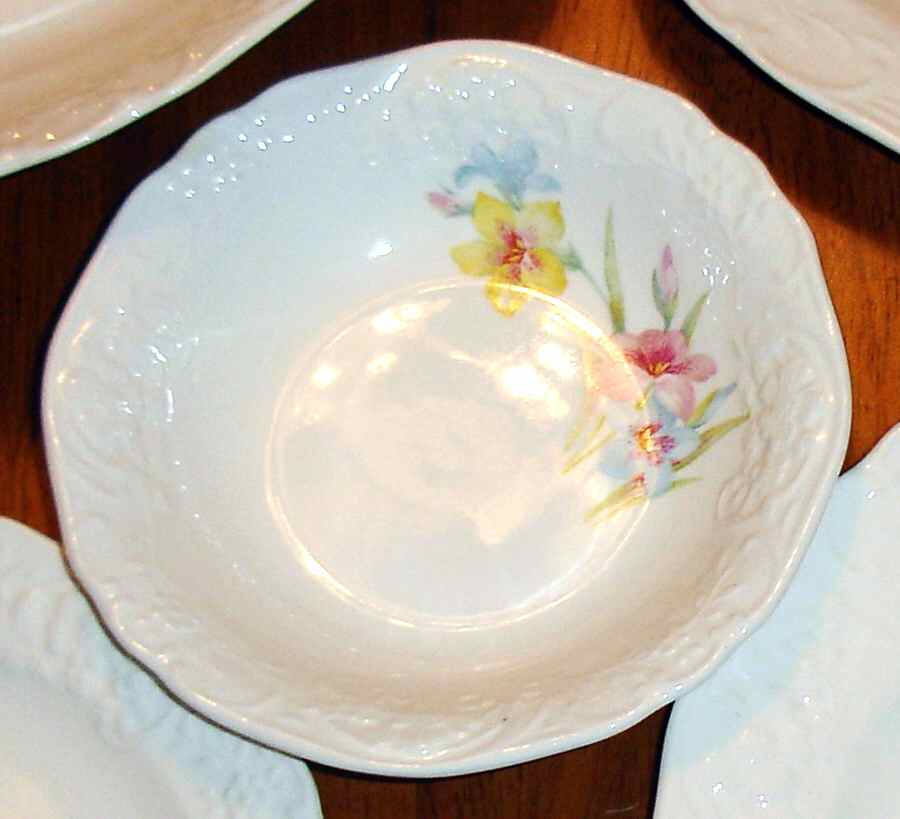 KNO824 Fruit/Dessert (Sauce) Bowl by Edwin Knowles-1