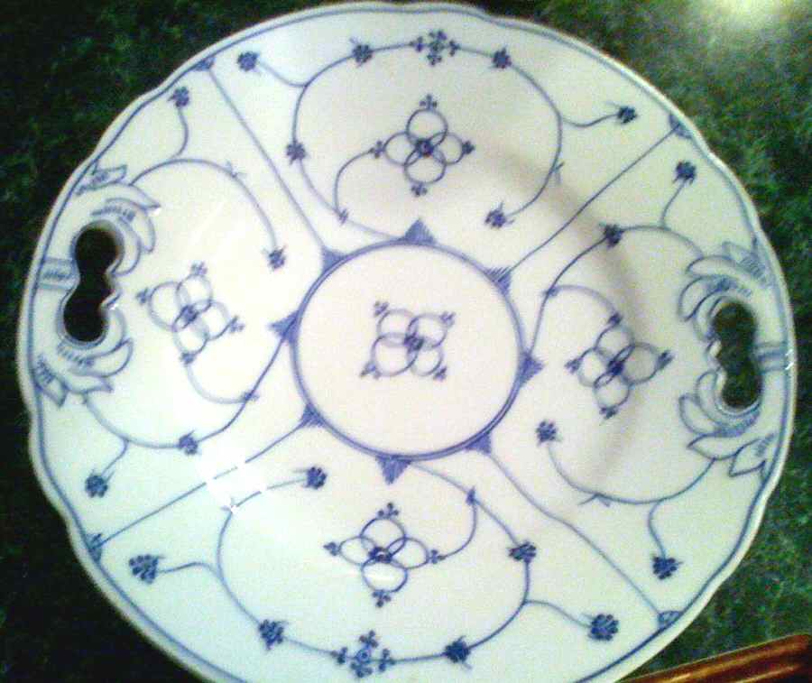 KKP3 Handled Cake Plate by Kalk-1