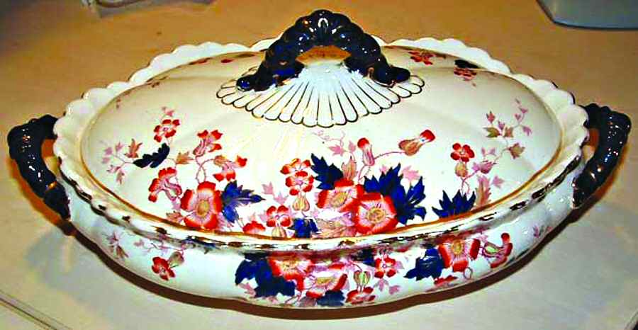 Flora Oval Covered Vegetable by Keeling & Co-1