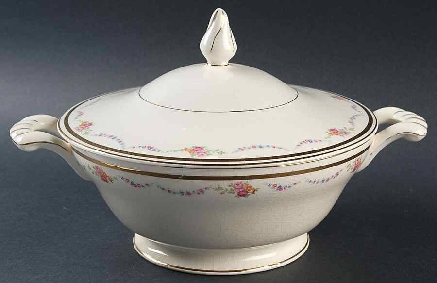 KNO841 Round Covered Vegetable by Edwin Knowles-1