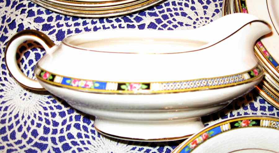 KTK109 Gravy Boat by Knowles, Taylor & Knowles-1