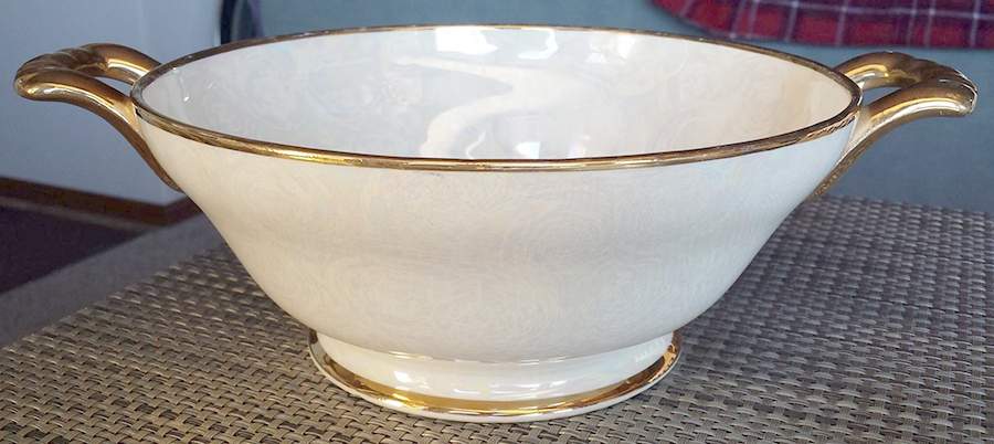 KNO843 Round Vegetable No Lid by Edwin Knowles-1