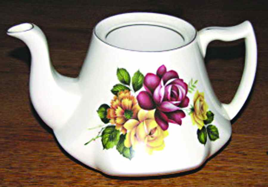 KNT63 Teapot No Lid by James Kent (England)-1