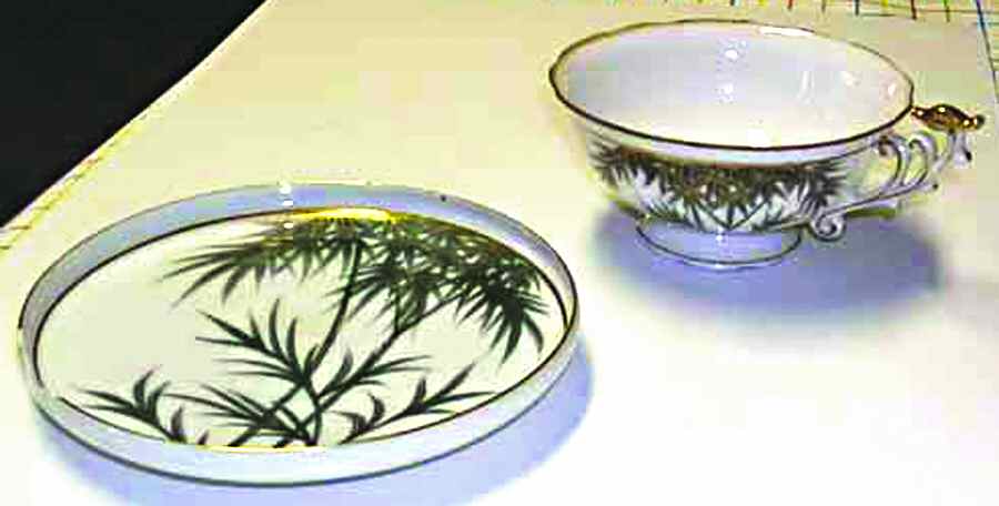 KUT193 Footed Cup & Saucer Set by Kutani-1