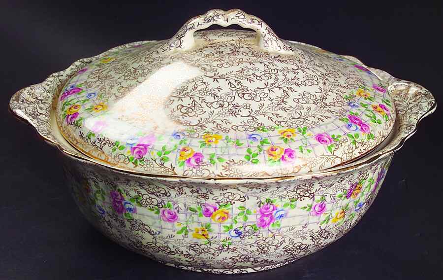 Trellis Rose (Scalloped, England) Round Covered Vegetable by James Kent (England)-1
