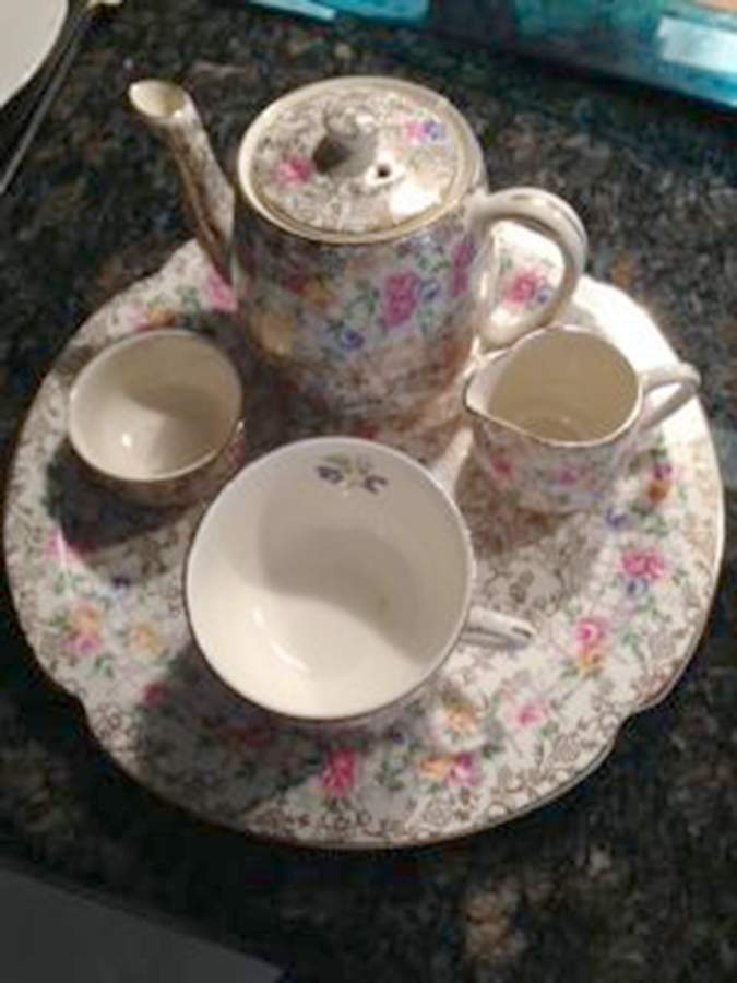 Trellis Rose (Scalloped, England) 5-Piece Breakfast Set (Cup, TP, Cr, Su, Tray) by James Kent (England)-1
