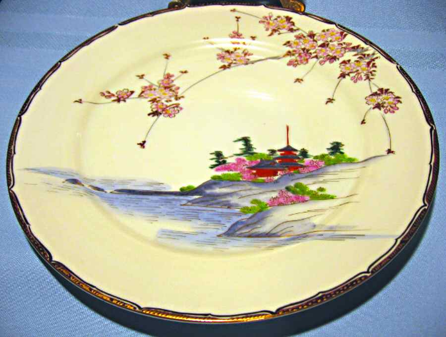 KUTKUT219 Dinner Plate by Kutani-1