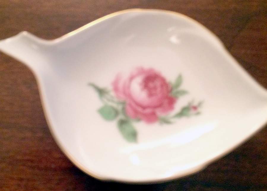 1531 Leaf Shaped Dish by Kaiser-1