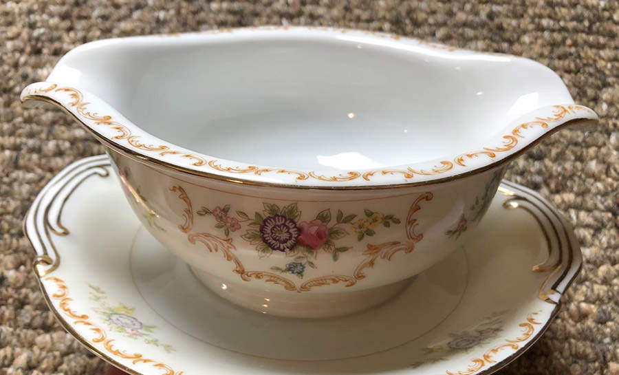KON117 Gravy Boat with Attached Underplate by Kongo-1