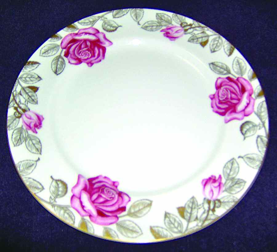 Pompadour Dinner Plate by King's Court-1