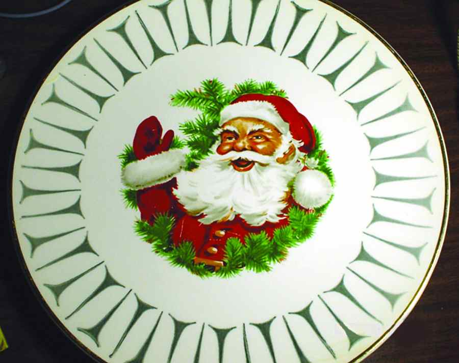 Symmetry (Christmas) Dinner Plate by Edwin Knowles-1