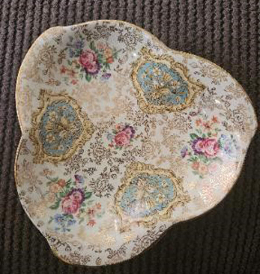 Chinarita Open Candy Dish by James Kent (England)-1