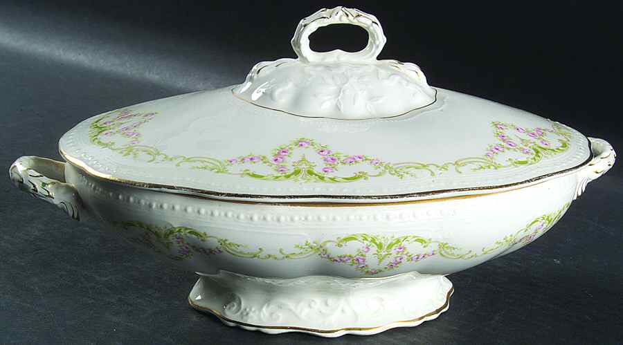 KNO874 Oval Covered Vegetable by Edwin Knowles-1