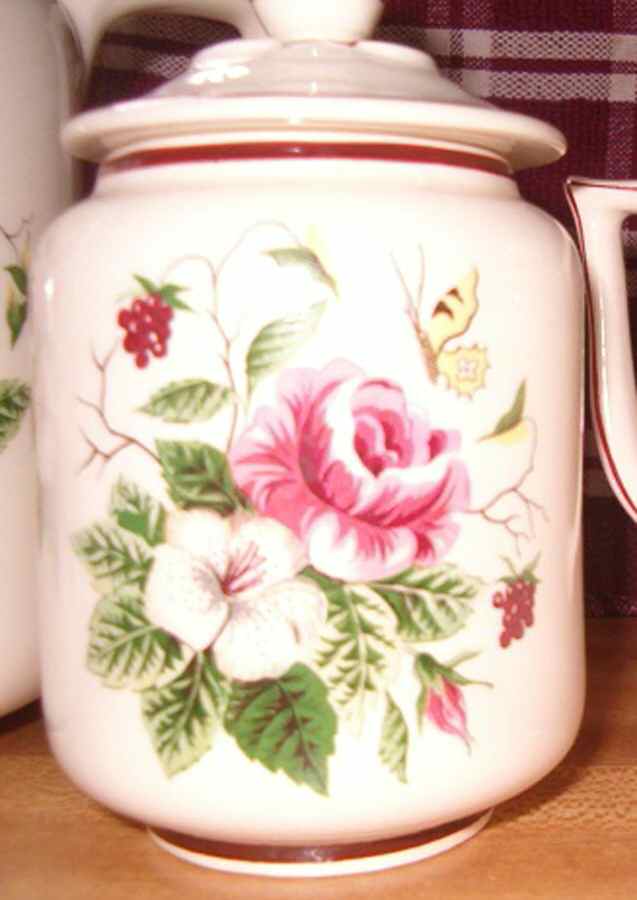 KNO882 Sugar Bowl & Lid by Edwin Knowles-1