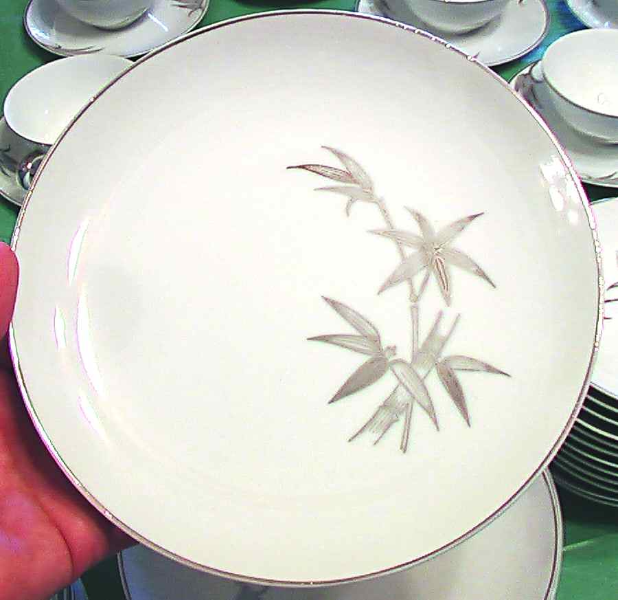 KUT204 Salad Plate by Kutani-1