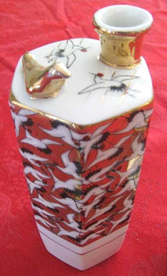 KUT210 Sake Bottle by Kutani-1