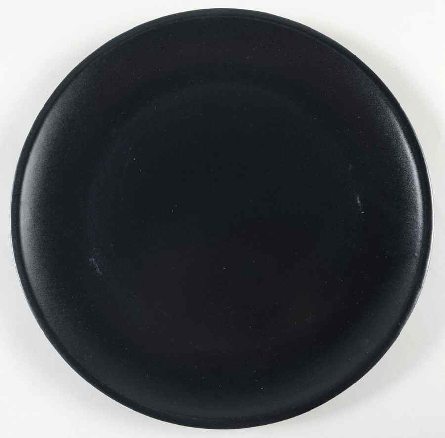 Chic Er By the Dozen Black Dinner Plate by Kenneth Cole Reaction-1