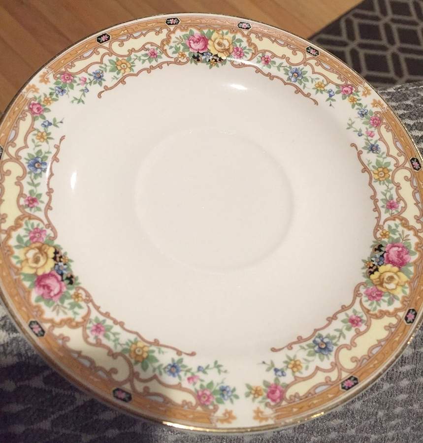 KNO899 Saucer by Edwin Knowles-1