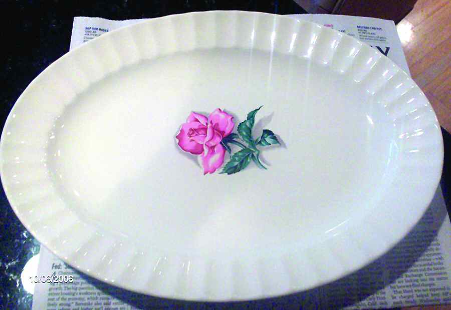 KNO902 14" Oval Serving Platter by Edwin Knowles-1