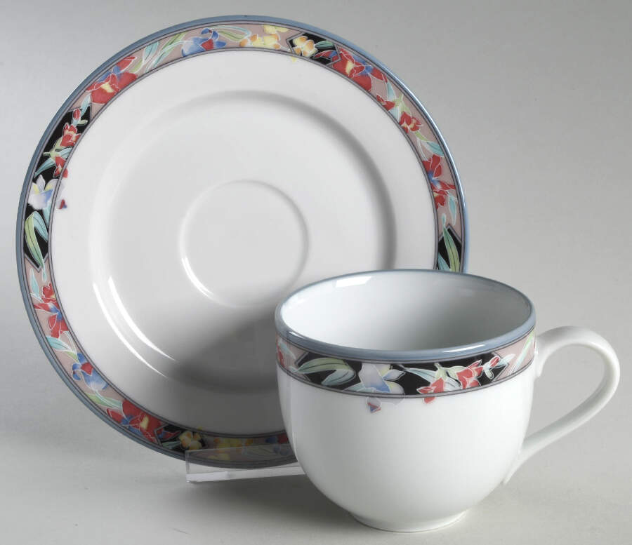 Fantasia Flat Cup & Saucer Set by Kakusho-1