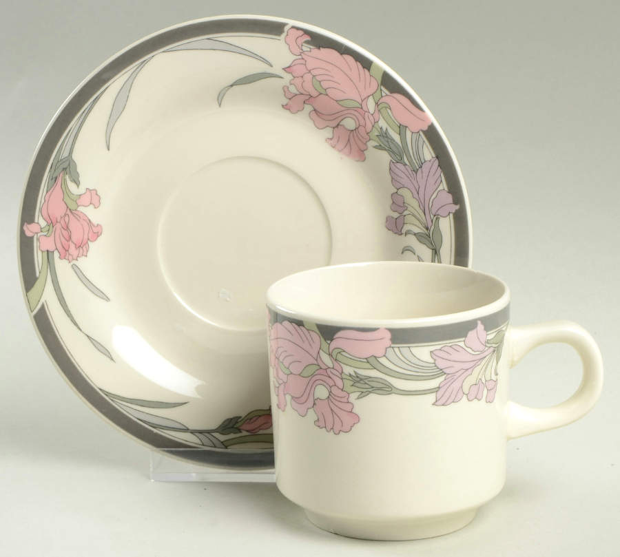 KUL3 Footed Cup & Saucer Set by Kun-Lun-1