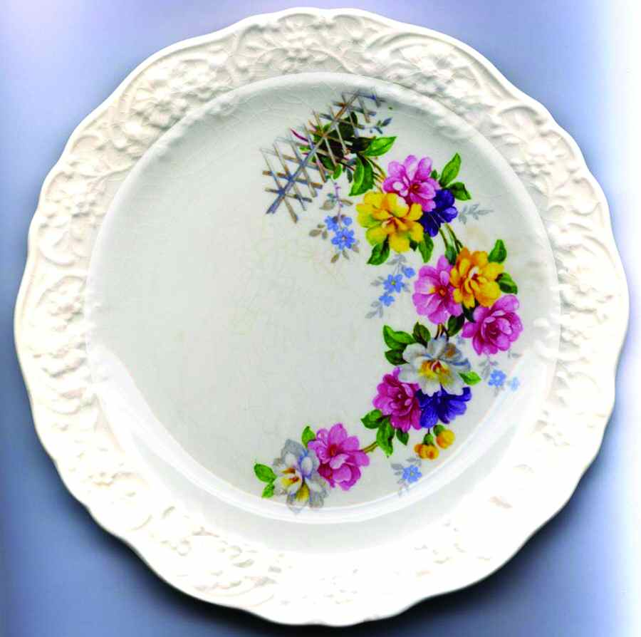 KNO930 Bread & Butter Plate by Edwin Knowles-1