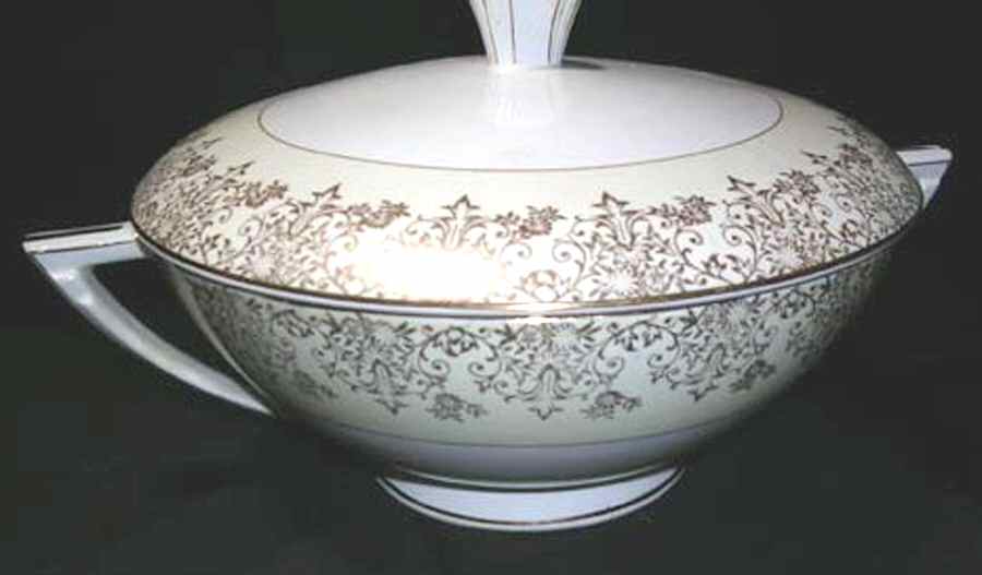 KNO937 Round Covered Vegetable by Edwin Knowles-1
