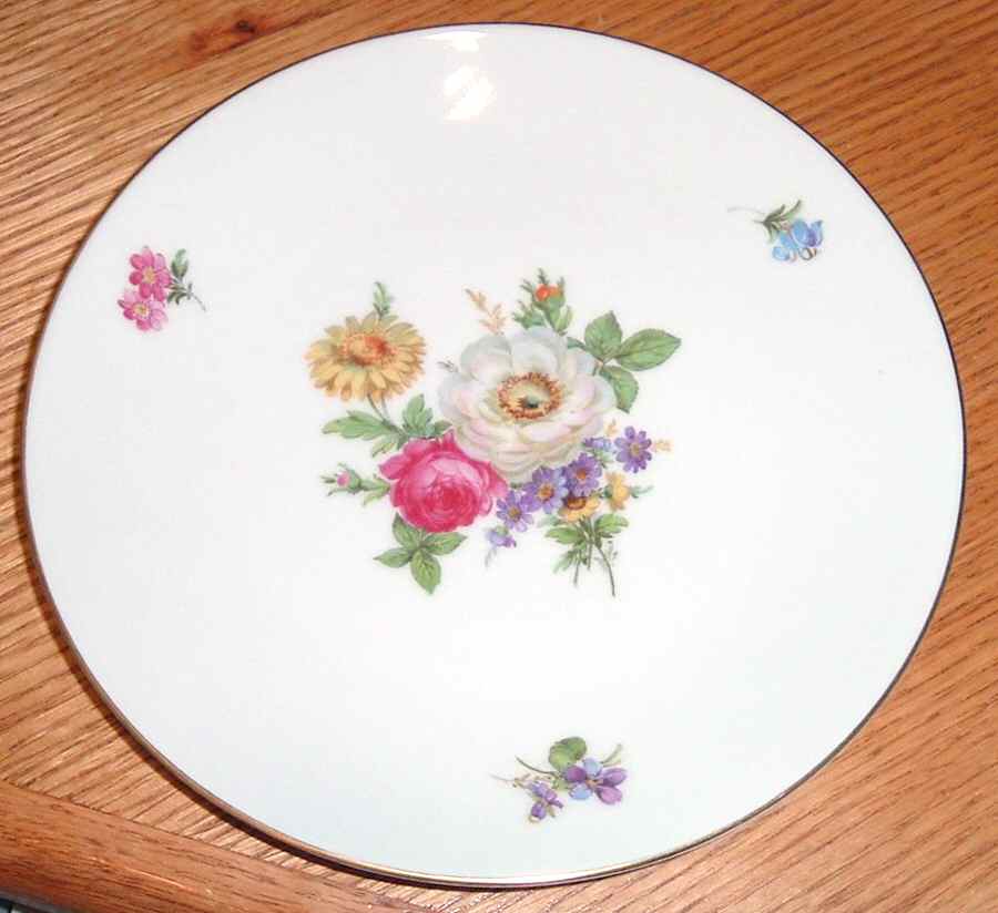 1870 Dinner Plate by Kaiser-1