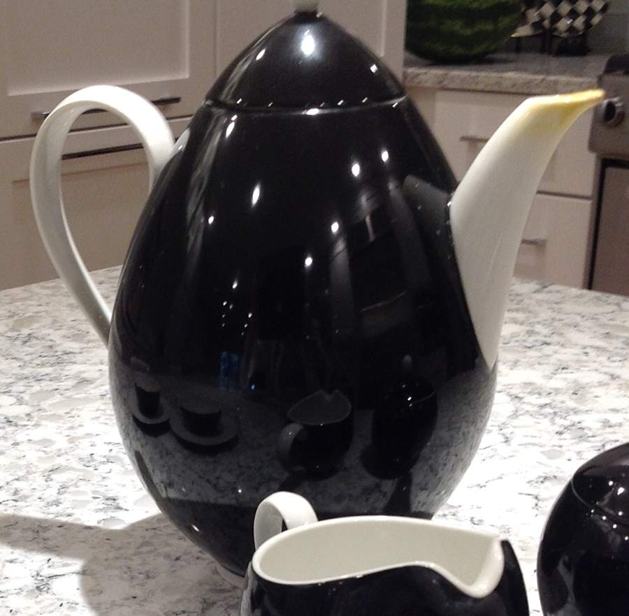 447 Teapot & Lid by KPM-1