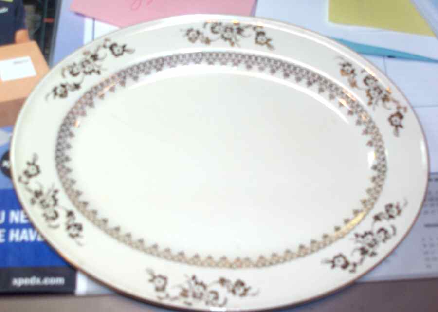 KNO951 13" Oval Serving Platter by Edwin Knowles-1