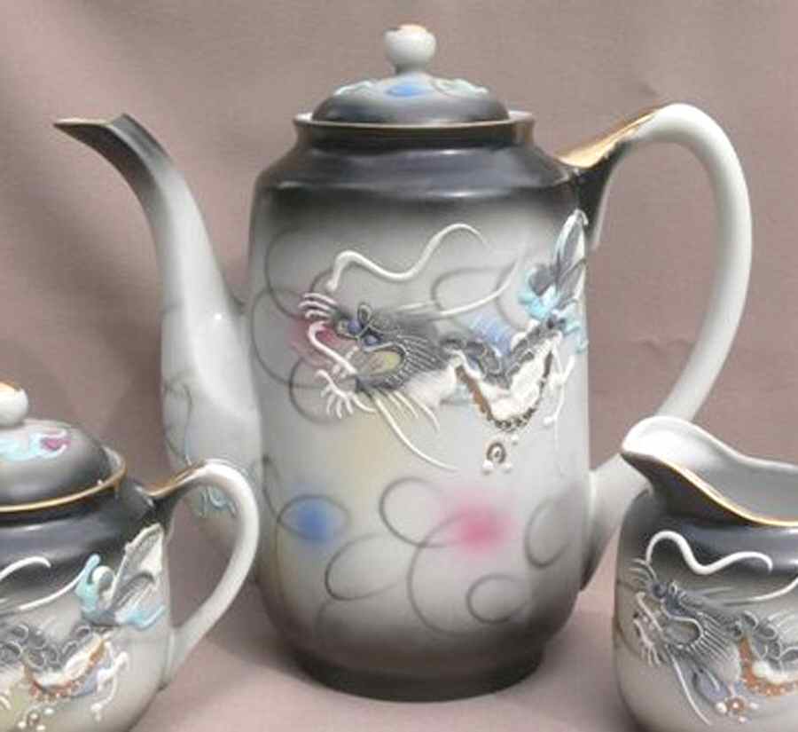 KUT249 Coffee Pot & Lid by Kutani-1