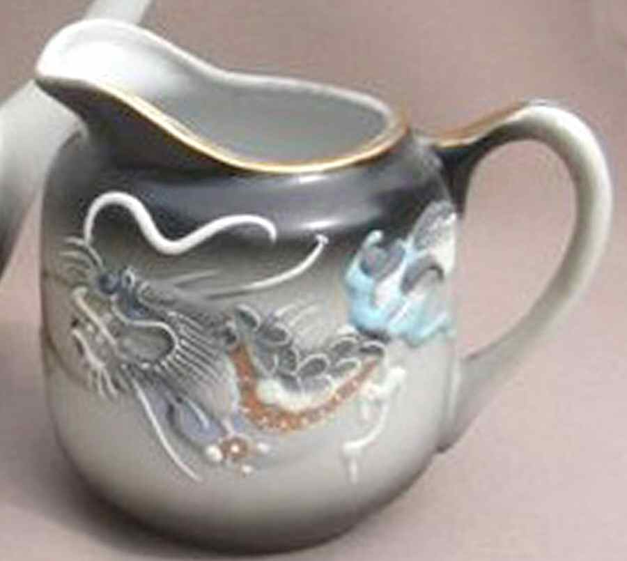 KUT249 Creamer by Kutani-1