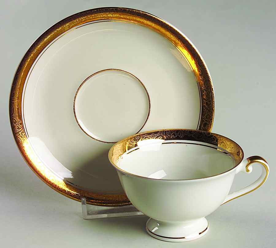 314 Footed Demitasse Cup & Saucer Set by Kunst-1