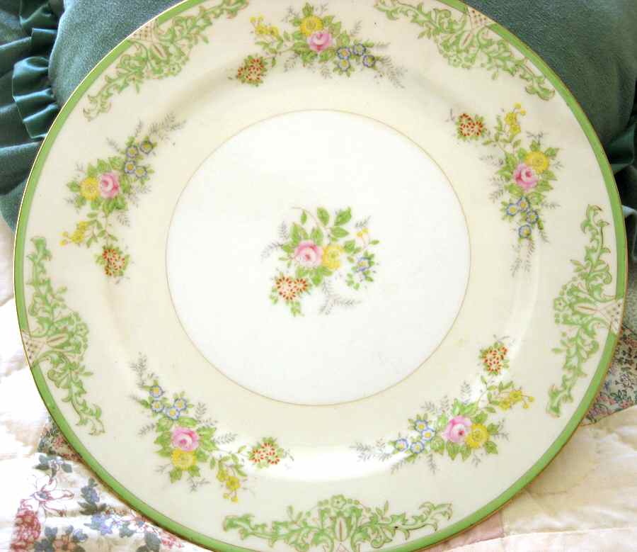 KRE28 Dinner Plate by Krescent (Japan)-1
