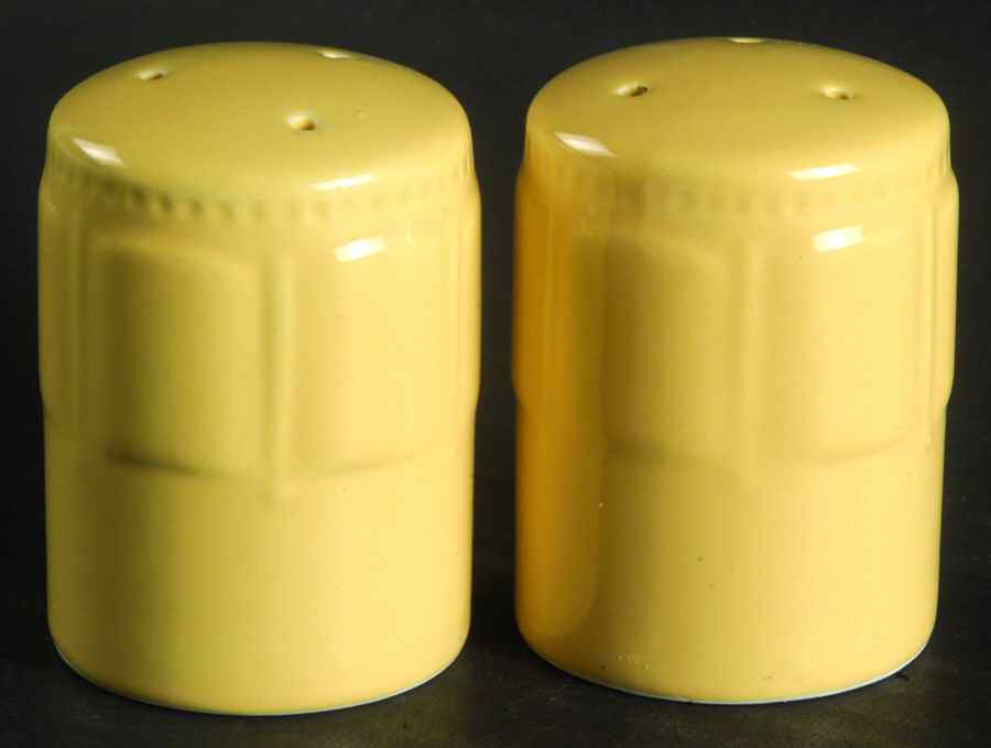 Preston Saffron Salt & Pepper Set by Kennex Group (China)-1