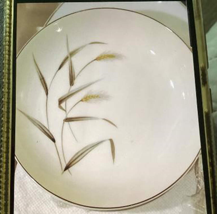 KUT255 Dinner Plate by Kutani-1