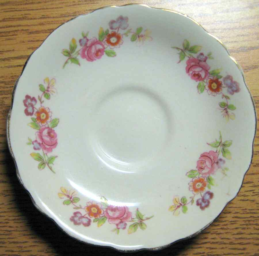 2982 Saucer by James Kent (England)-1