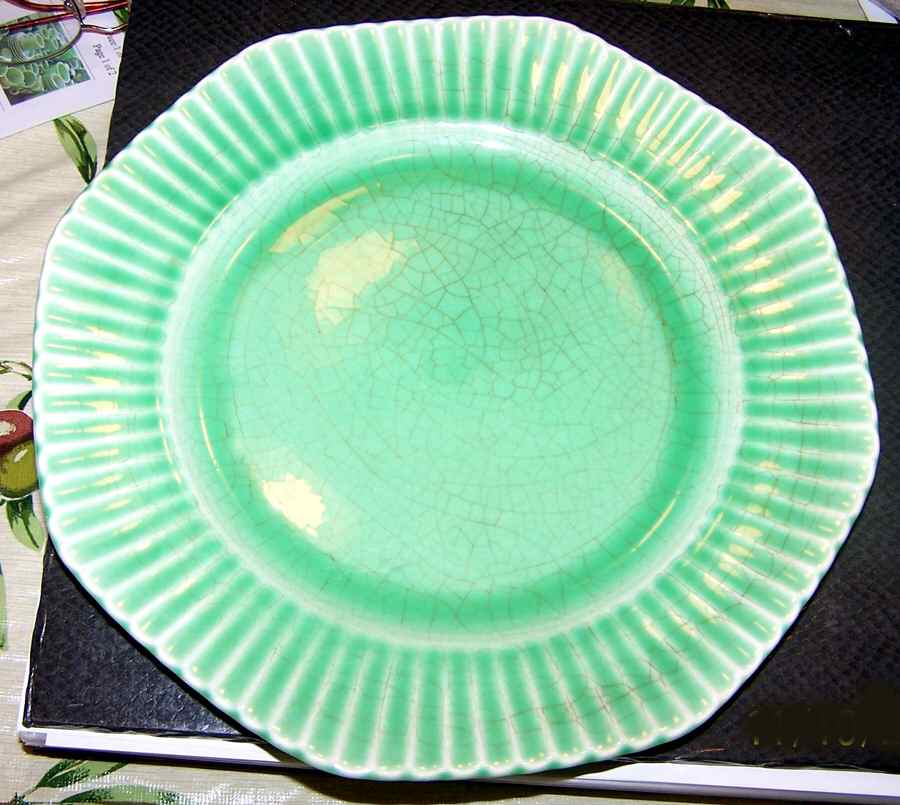 KNO982 Green Dinner Plate by Edwin Knowles-1