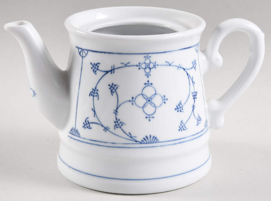 Blau Saks Mini Teapot No Lid by Kahla-1