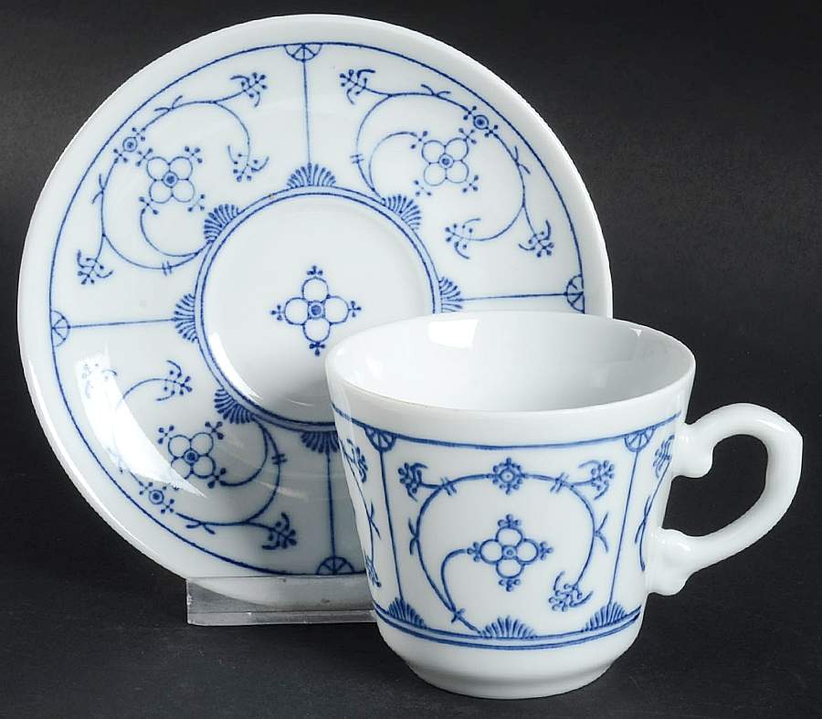 Blau Saks Flat Cup & Saucer Set by Kahla-1