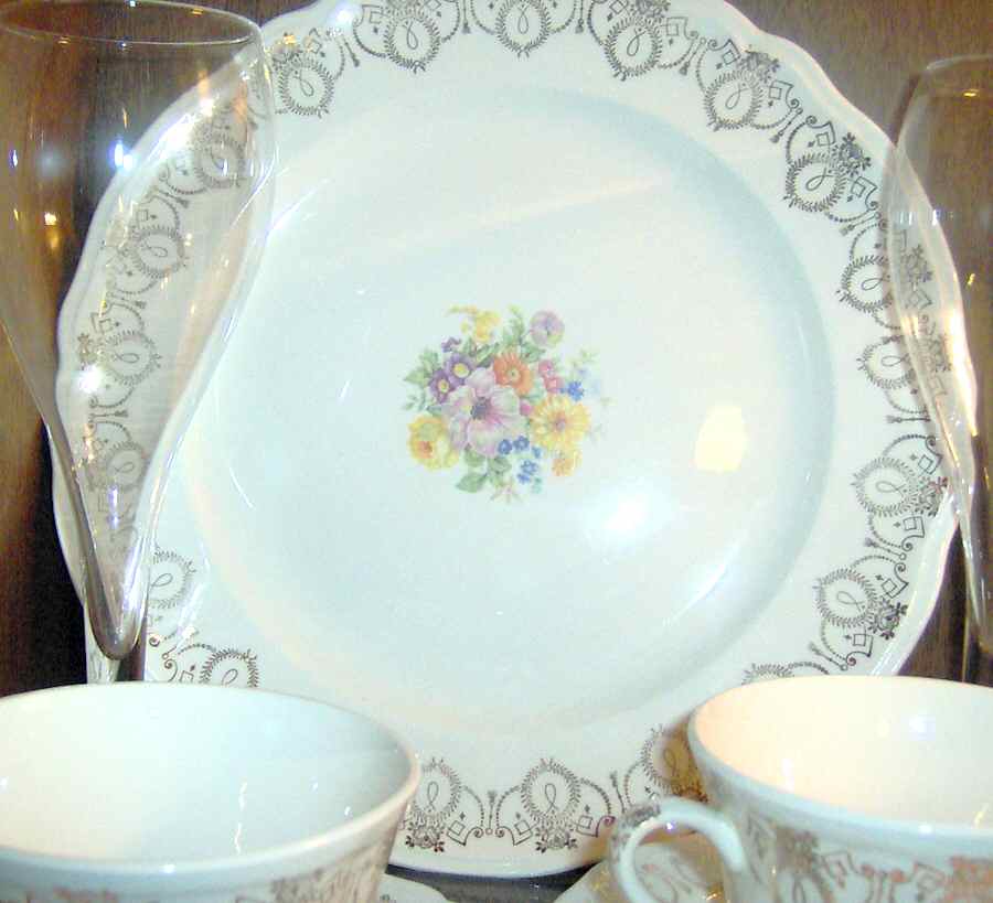 KNO984 Dinner Plate by Edwin Knowles-1