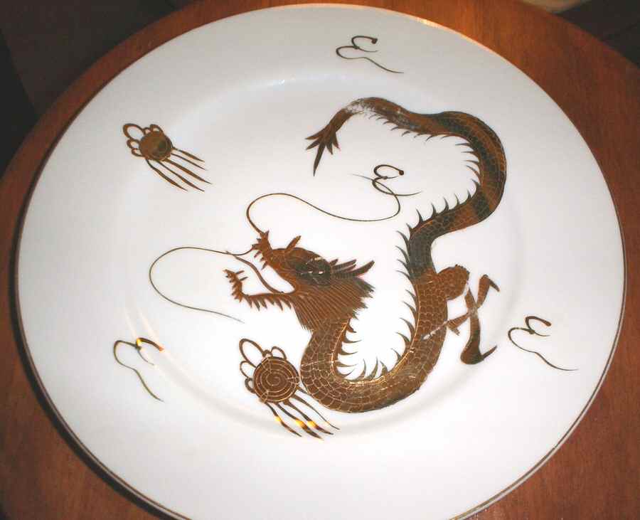 KUT258 Dinner Plate by Kutani-1