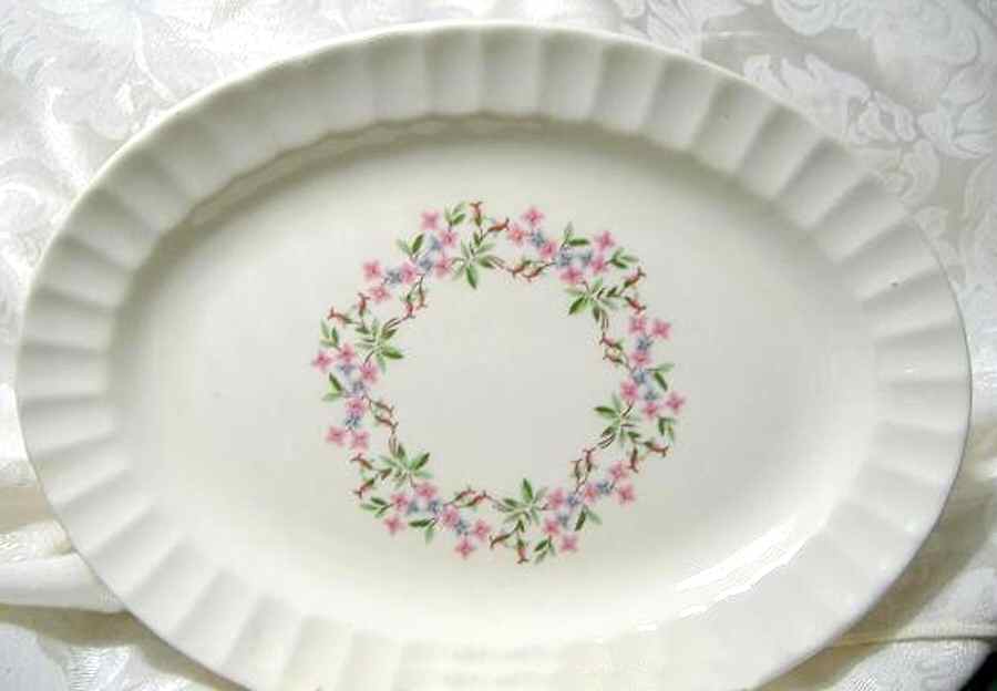 KNO994 12" Oval Serving Platter by Edwin Knowles-1