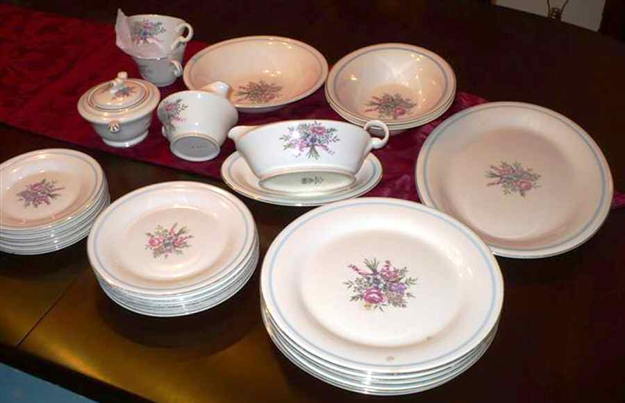 KNO998 Salad Plate by Edwin Knowles-1