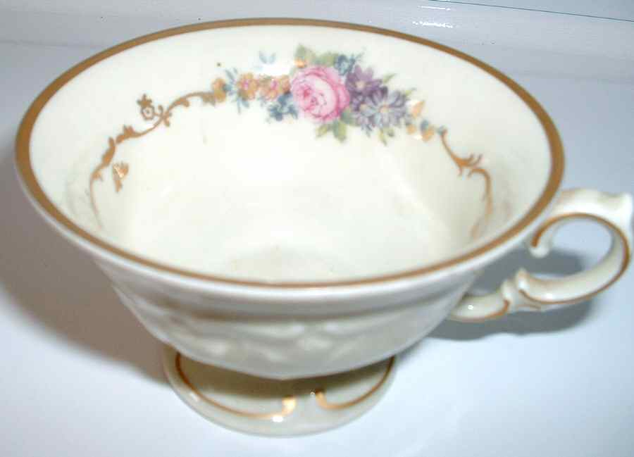 KPM226 Footed Cup by KPM-1
